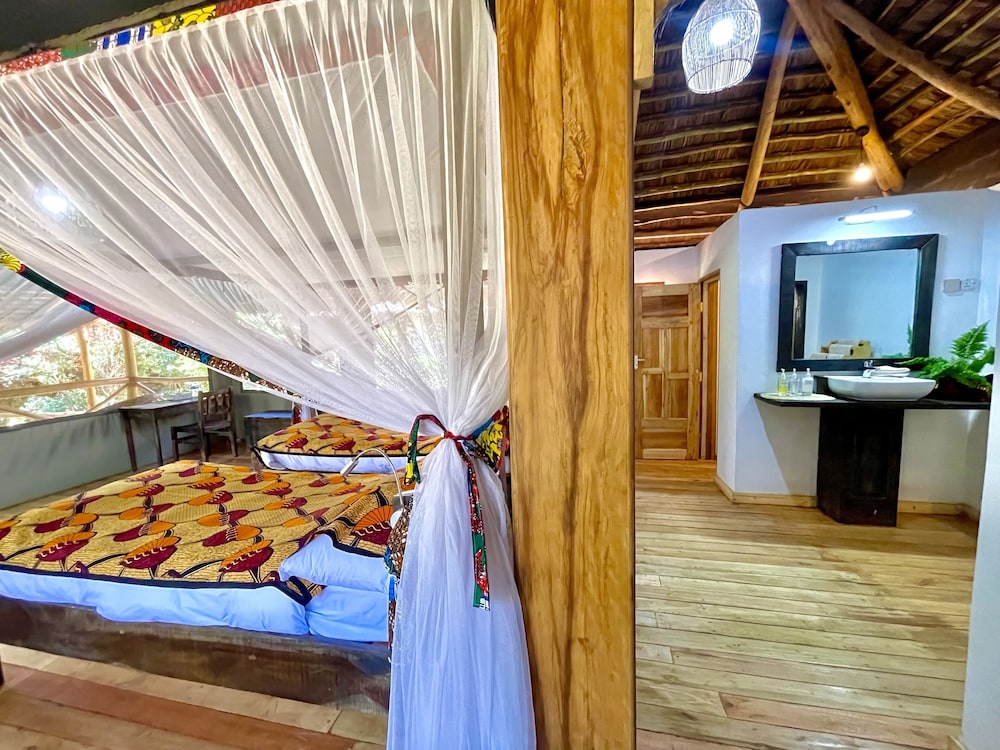 Njia Panda Tented Lodge And Campsite — 5-Star Luxury Hotel in Kiratu, Tanzania