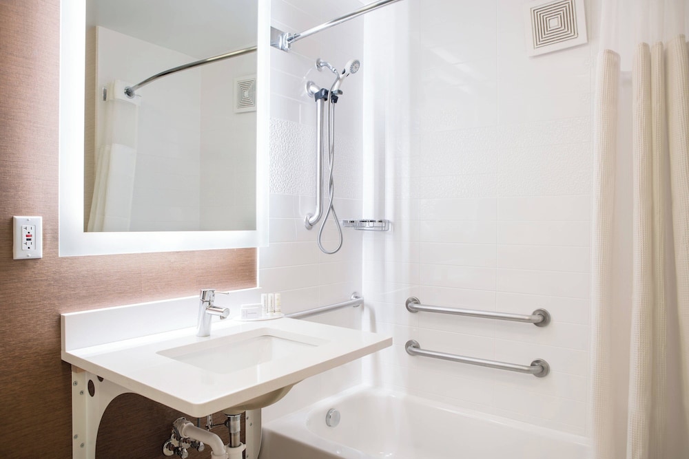 Fairfield Inn & Suites by Marriott Fort Collins Loveland - photo 16