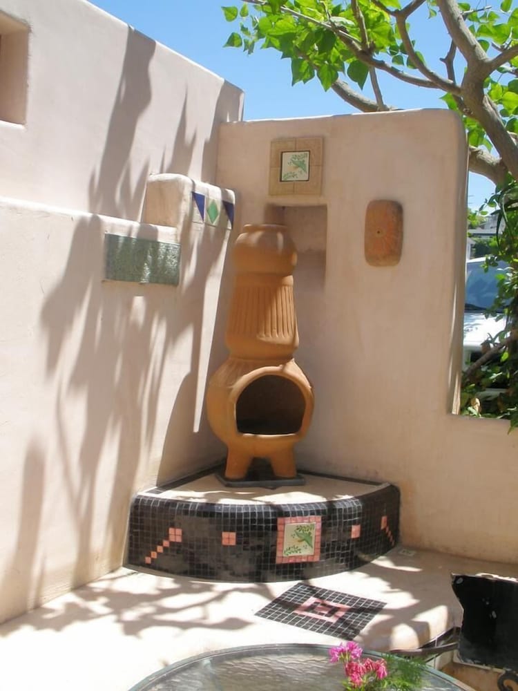 Les Artistes Inn - featured photo