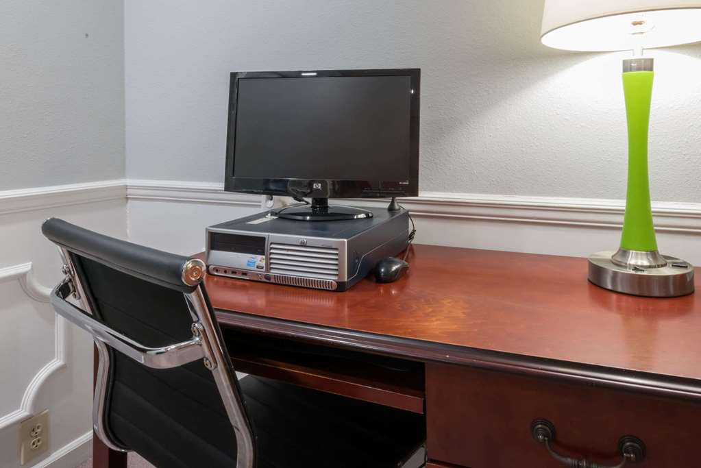 Super 8 by Wyndham Alexander City - photo 19