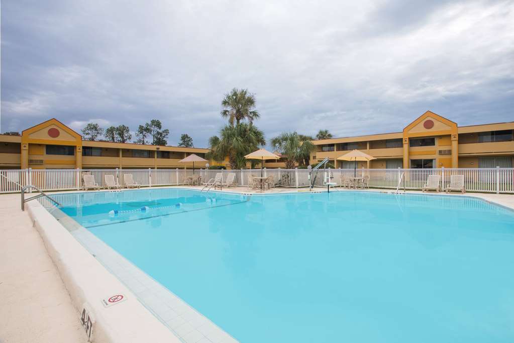 Days Inn by Wyndham Ocala North - photo 3