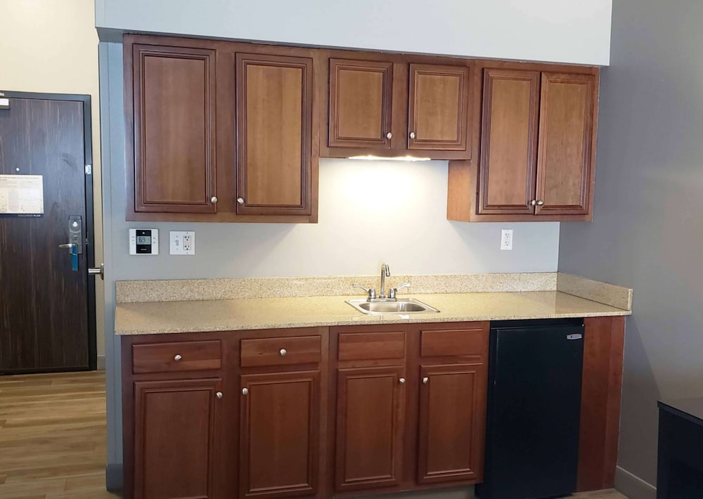 Hampton Inn Greensburg - photo 15
