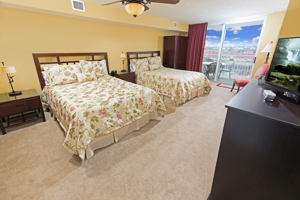 Barefoot Resort & Yacht Club - photo 16