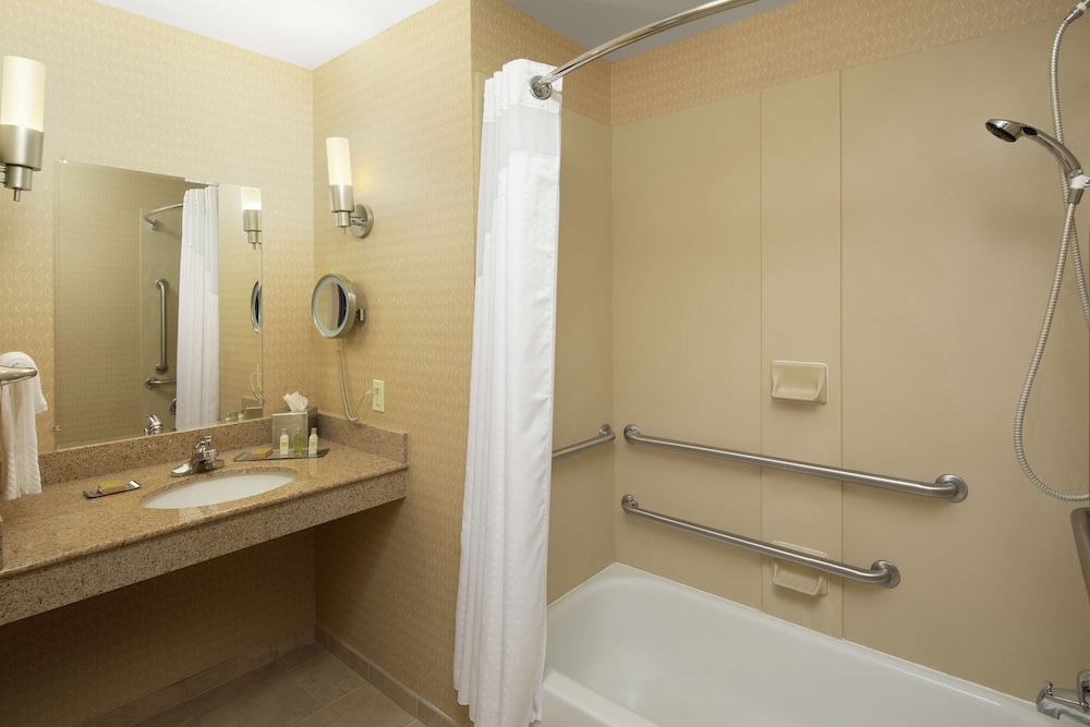 DoubleTree by Hilton Richmond Airport - photo 15
