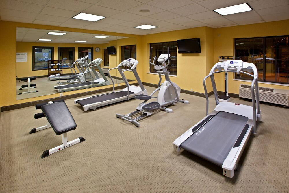 Holiday Inn Express & Suites Indianapolis East By Ihg - photo 27