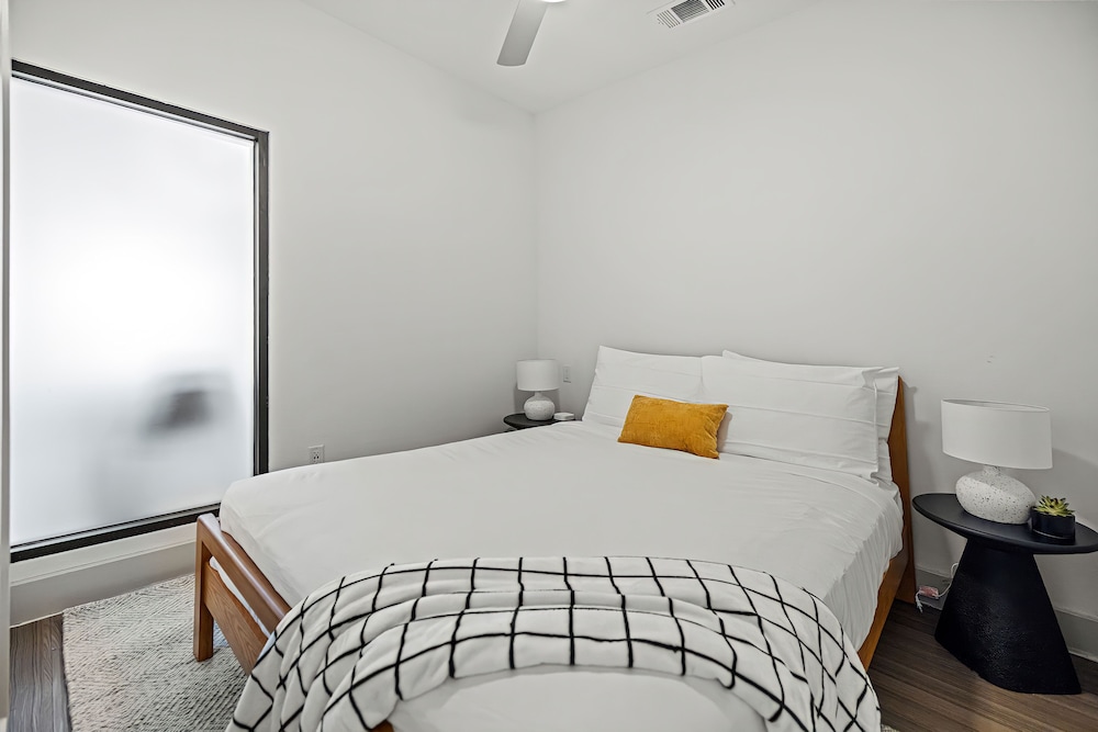 Placemakr Downtown Austin - photo 24