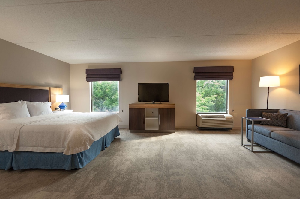 Hampton Inn Doylestown - photo 23