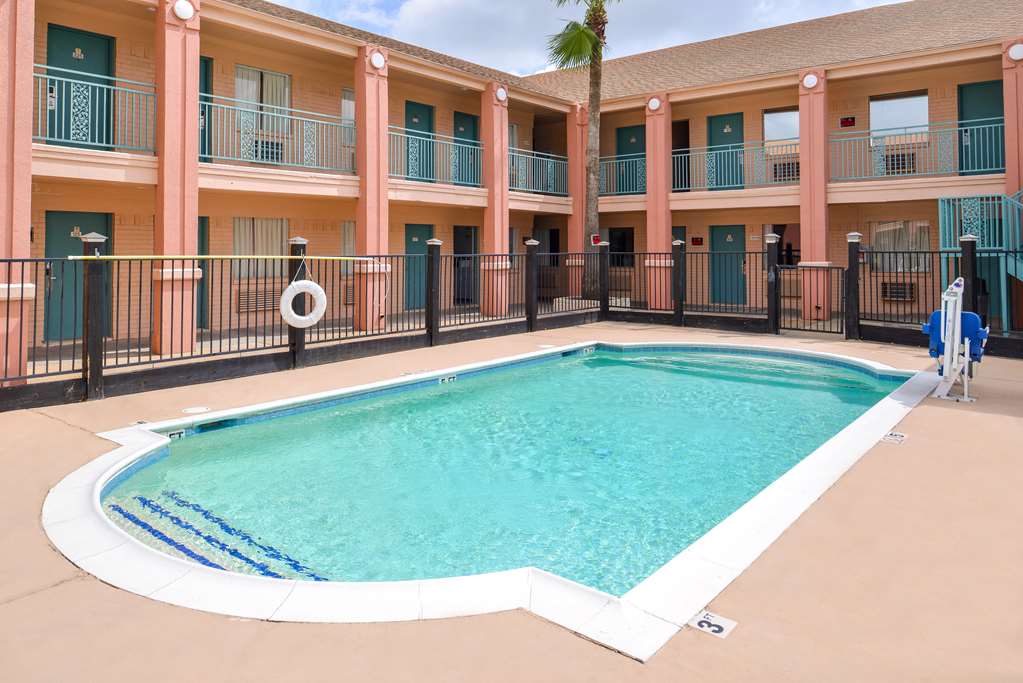 Americas Best Value Inn Clute Lake Jackson — hotel in Clute