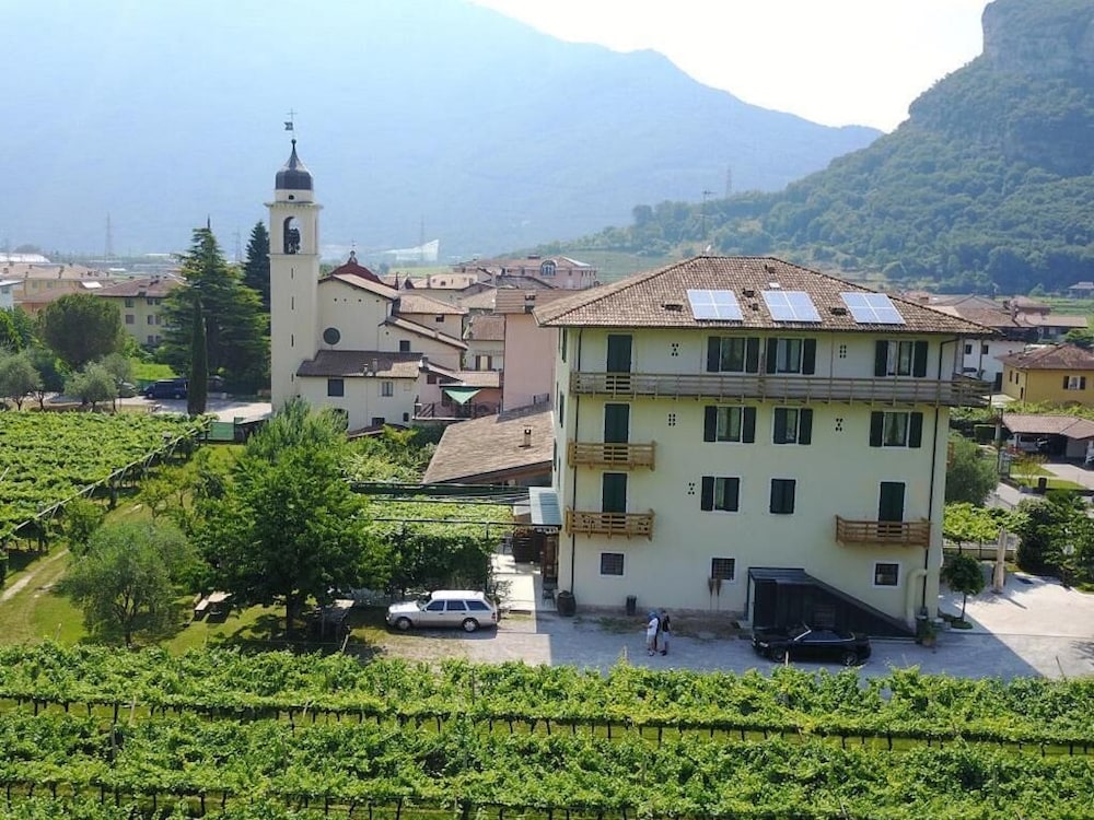 Le Servite Apartments — 4-Star Luxury Hotel in Arco, Italy