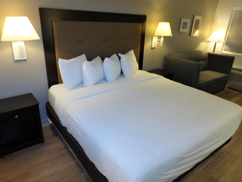 Red Roof Inn Houston Jersey Village - photo 9