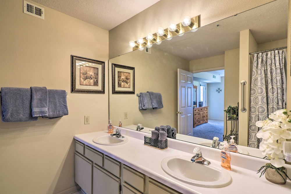 Inviting Branson Condo w Resort Amenities - photo 7