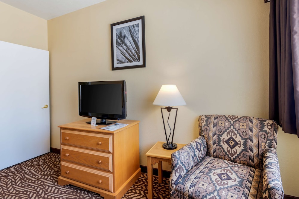 Turquoise Inn & Suites - photo 19
