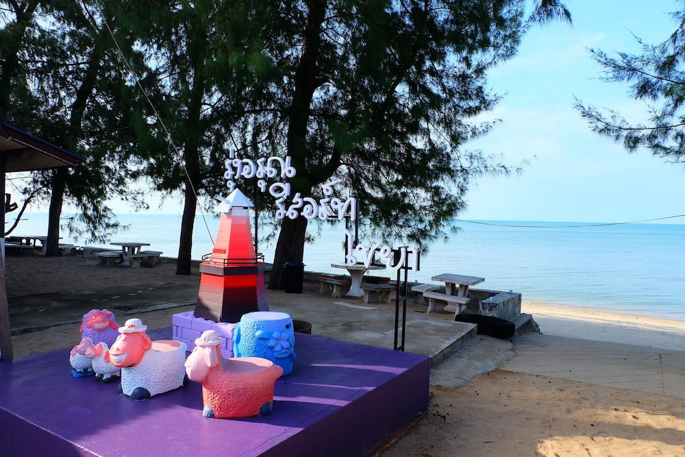 Roong Arun Resort — hotel in Chaiya