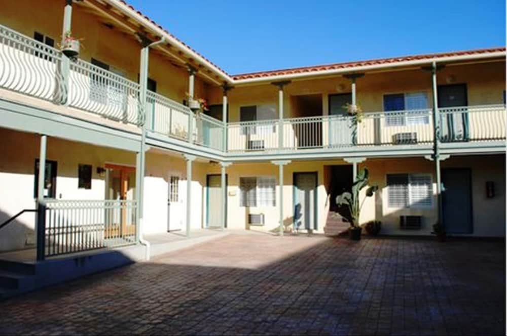 Bella Capri Inn - photo 58