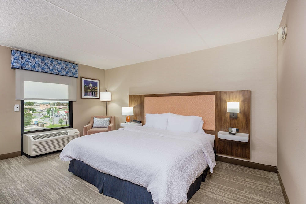 Hampton Inn Harrisburg East - photo 14