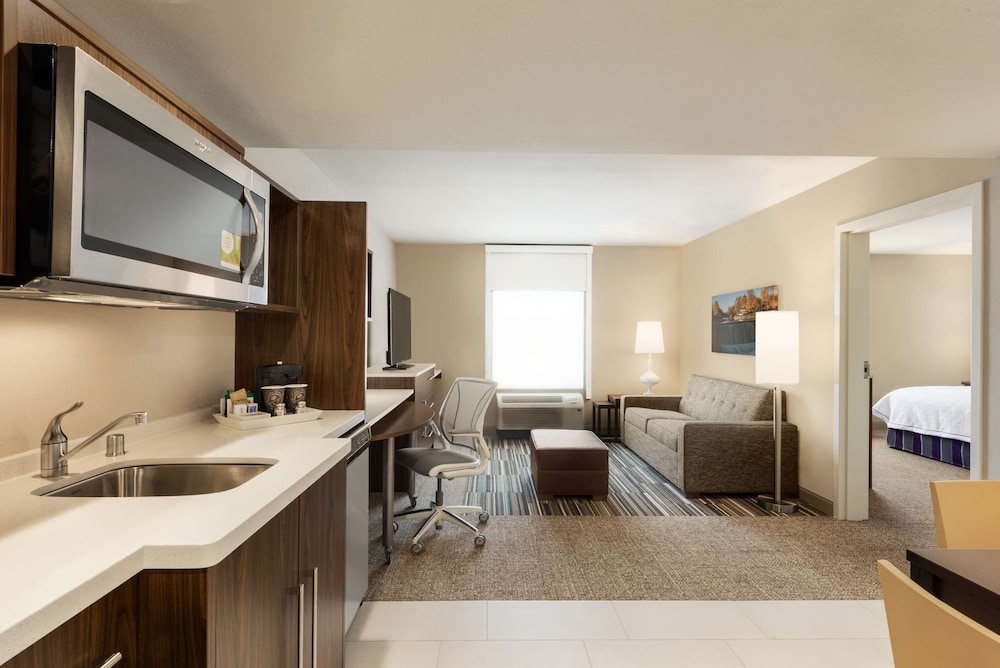 Home2 Suites by Hilton Menomonee Falls Milwaukee - photo 9