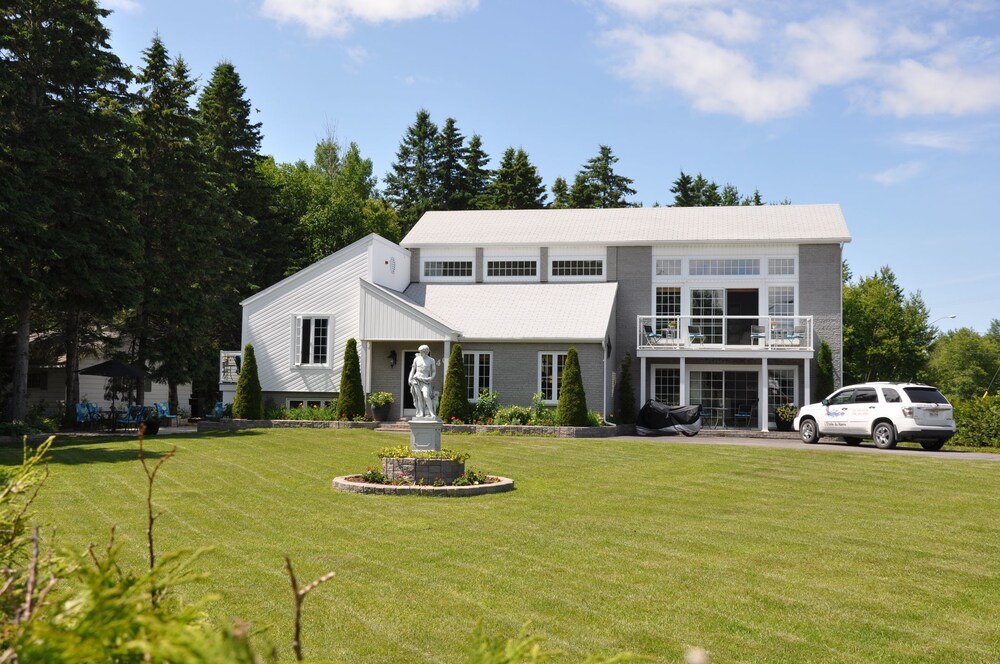 Gite lEtoile Du Havre B&B Inc. — 4-Star Luxury Hotel in Bathurst, Canada
