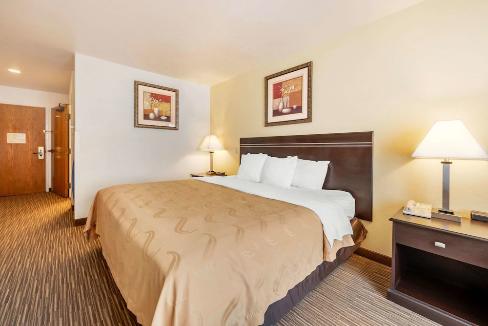 Quality Inn & Suites Limon - photo 9