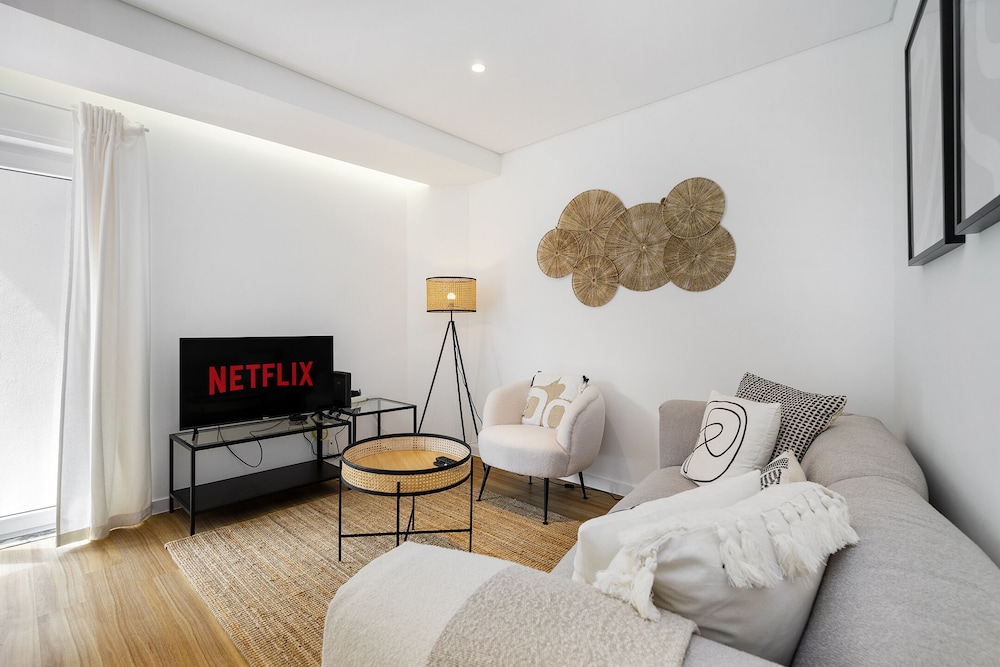 WHome Chic & Stylish Retreat in Estoril's Finest Location — 4-Star Luxury Hotel in Estoril, Portugal