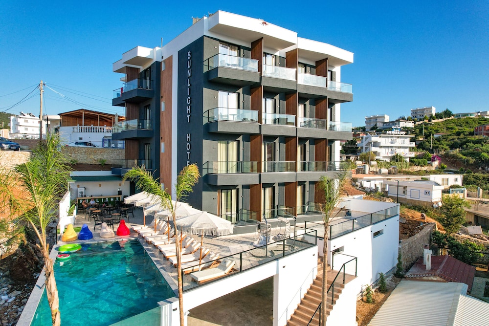 Sunlight Hotel - last minute hotel in Ksamil