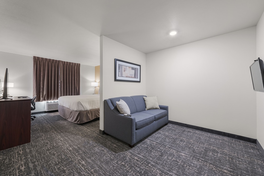 Cobblestone Hotel & Suites Newport - photo 7