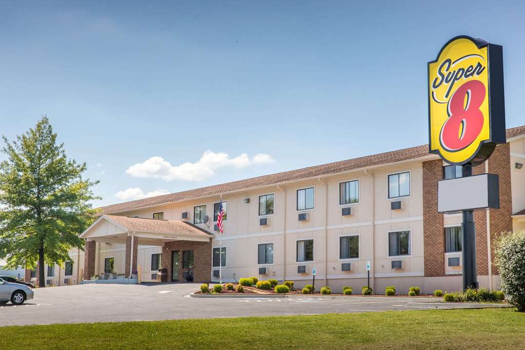 Super 8 by Wyndham Danville in Danville, United States