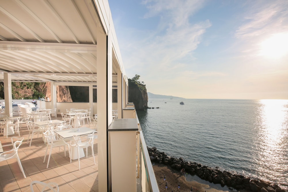 Hotel Giosuè a mare - carbon neutral hotel in Meta