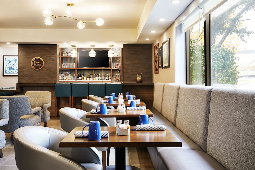 Four Points by Sheraton Chicago Westchester Oak Brook - photo 3