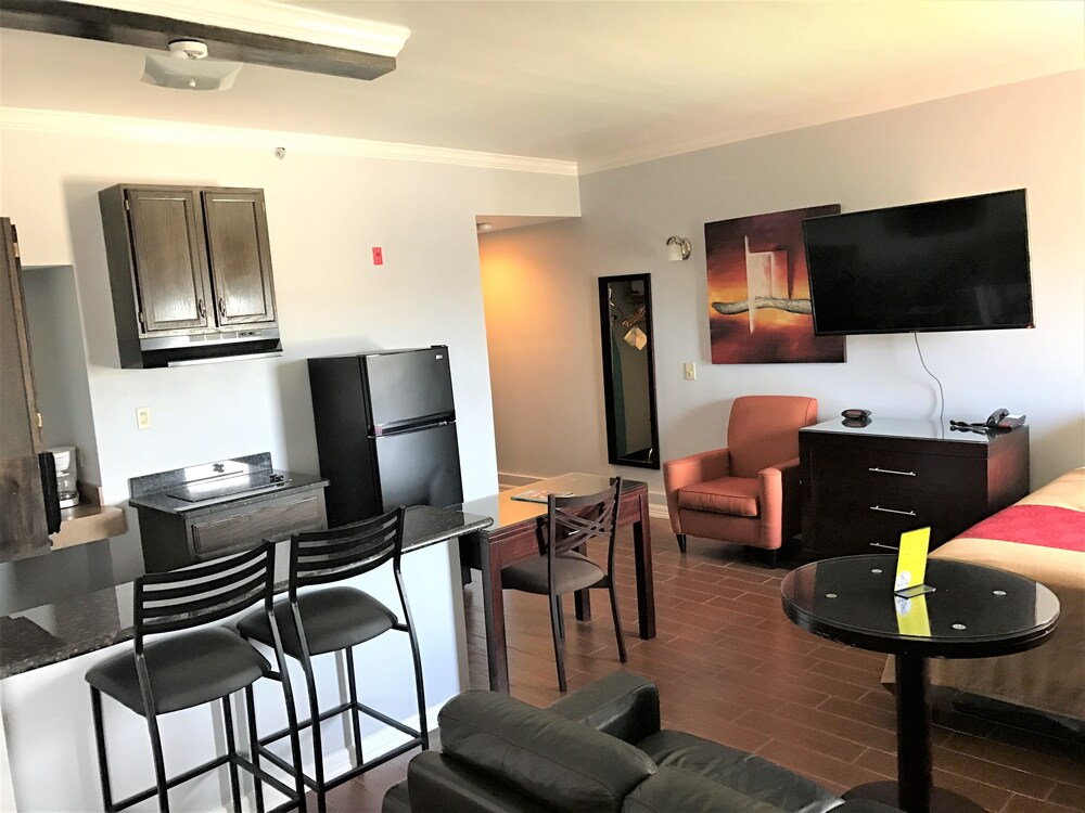 Blue Bay Inn & Suites - photo 15