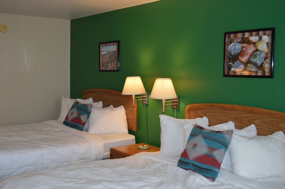 Cedar Hill Lodge - photo 4