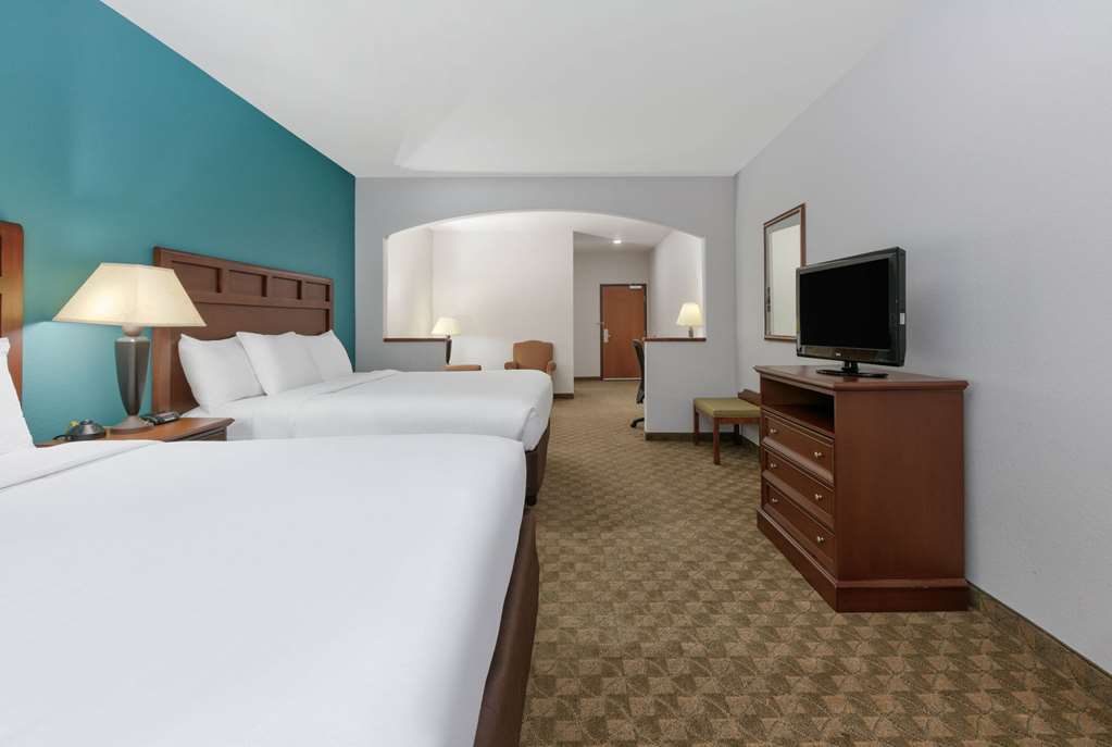 Baymont Inn & Suites by Wyndham Glen Rose - photo 18