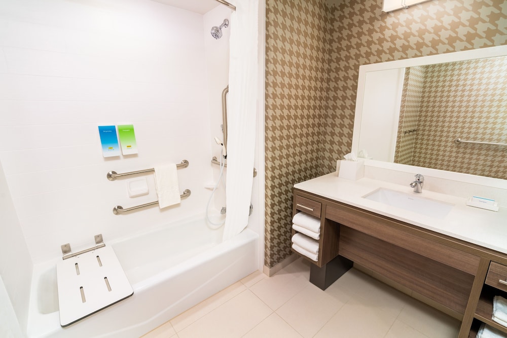 Home2 Suites by Hilton Bakersfield - photo 39