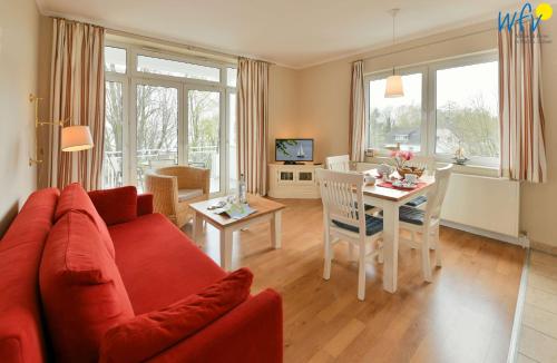 Haus am Hövt Ferienwohnung 5 — 4-Star Luxury Hotel in Ostseebad Goehren, Germany