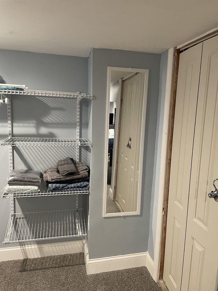 Downtown Suite Close to Topgolf Horseshoe Casino UM Baltimore - photo 3