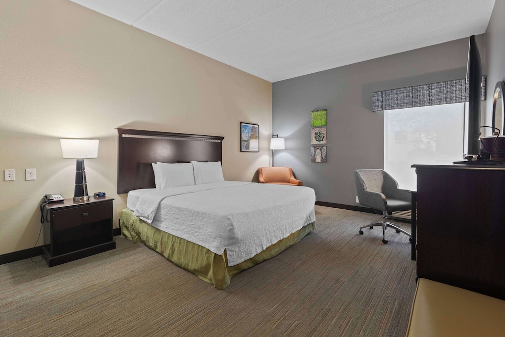 Hampton Inn Atlanta Woodstock - photo 9