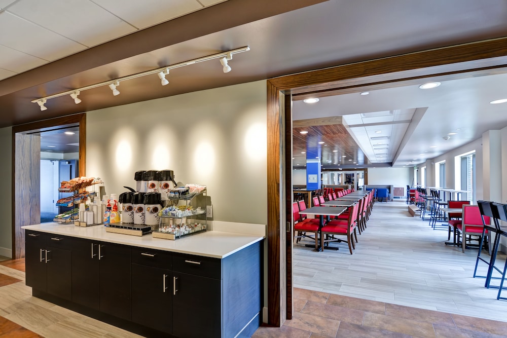 Holiday Inn Express Boston by IHG - photo 58