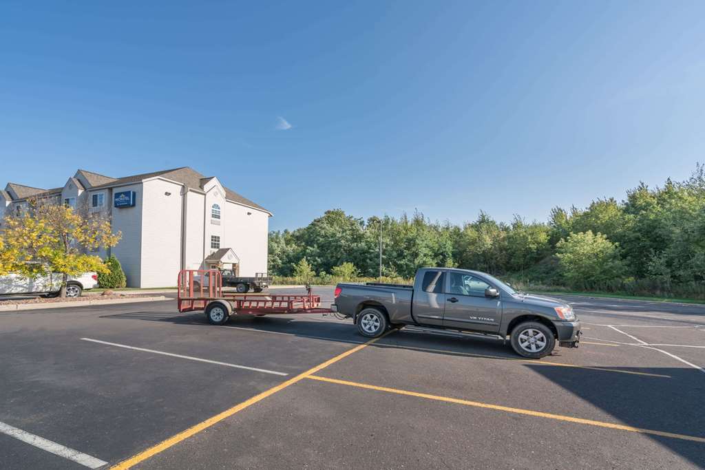 Microtel Inn & Suites by Wyndham Rice Lake - photo 11