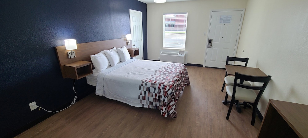 Red Roof Inn Byron - photo 11