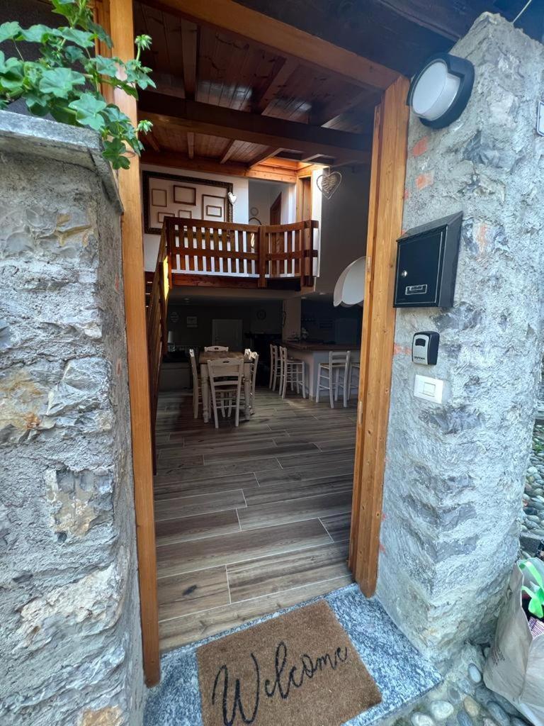Al Cottage — 4-Star Luxury Hotel in Vassena, Italy