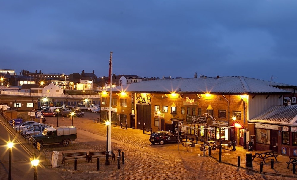 Rags Hotel Bar & Restaurant — hotel in Bridlington