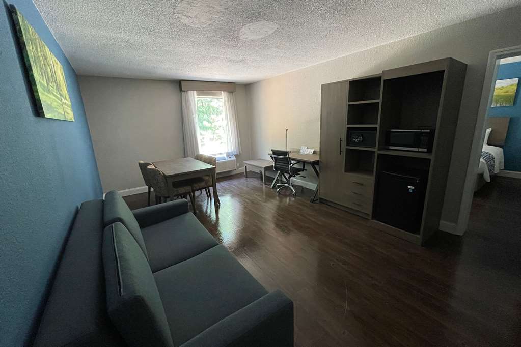 Wingate by Wyndham Columbia Fort Jackson - photo 14