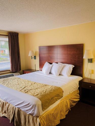 River Side Inn - photo 3