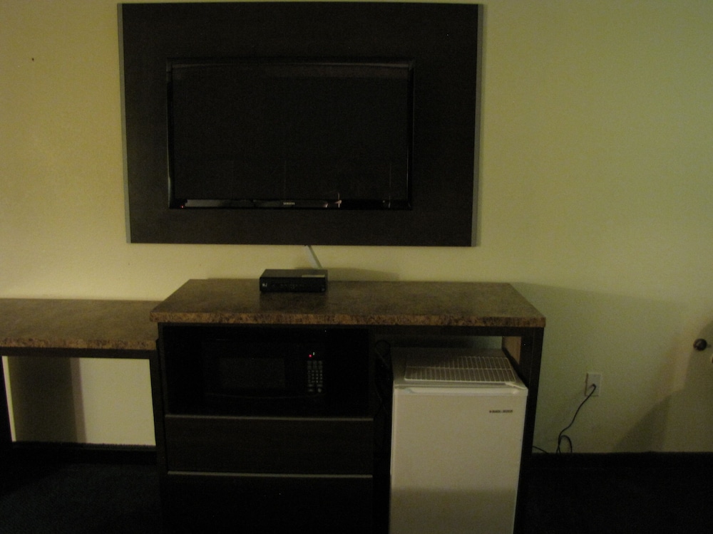 Budget Host Inn - photo 16