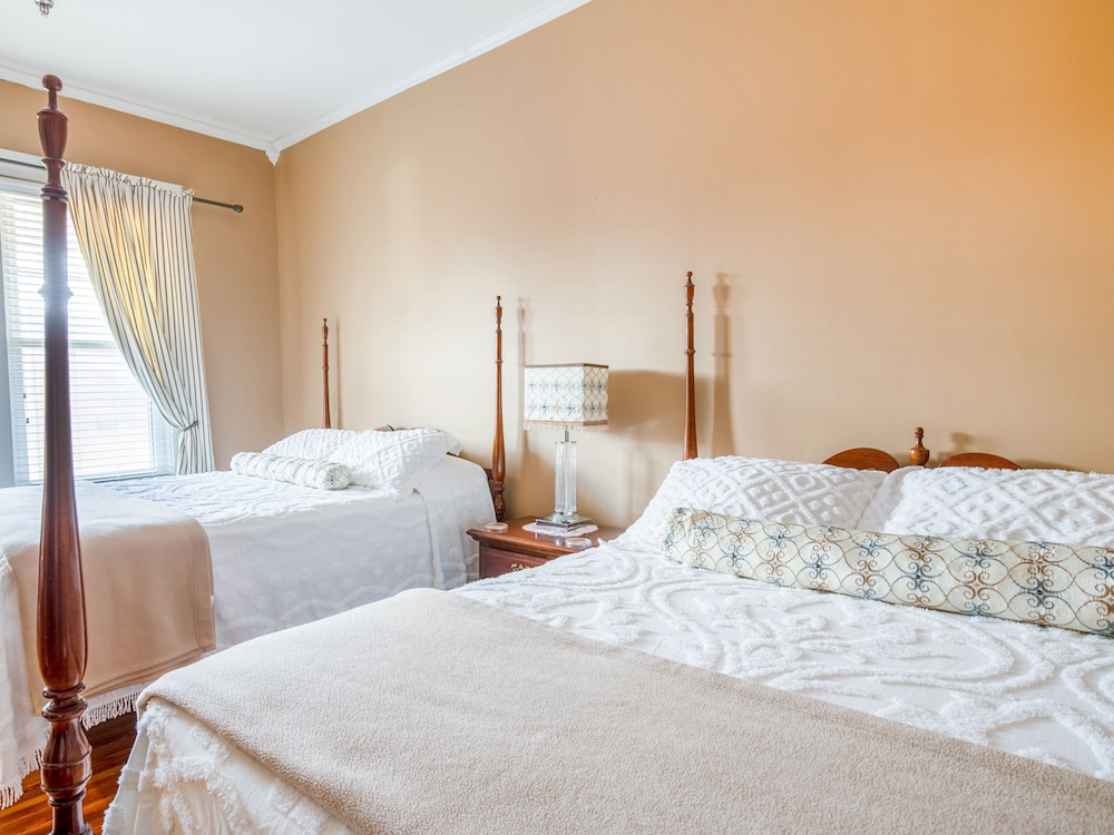 The Belmont Inn - photo 9