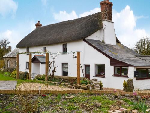 Knotty Corner Cottage — 4-Star Luxury Hotel in Bideford, United Kingdom