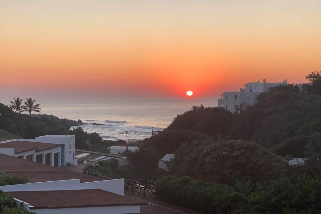 Serenity At Sea Santorini Estate Family Only — 4-Star Luxury Hotel in Ballito, South Africa