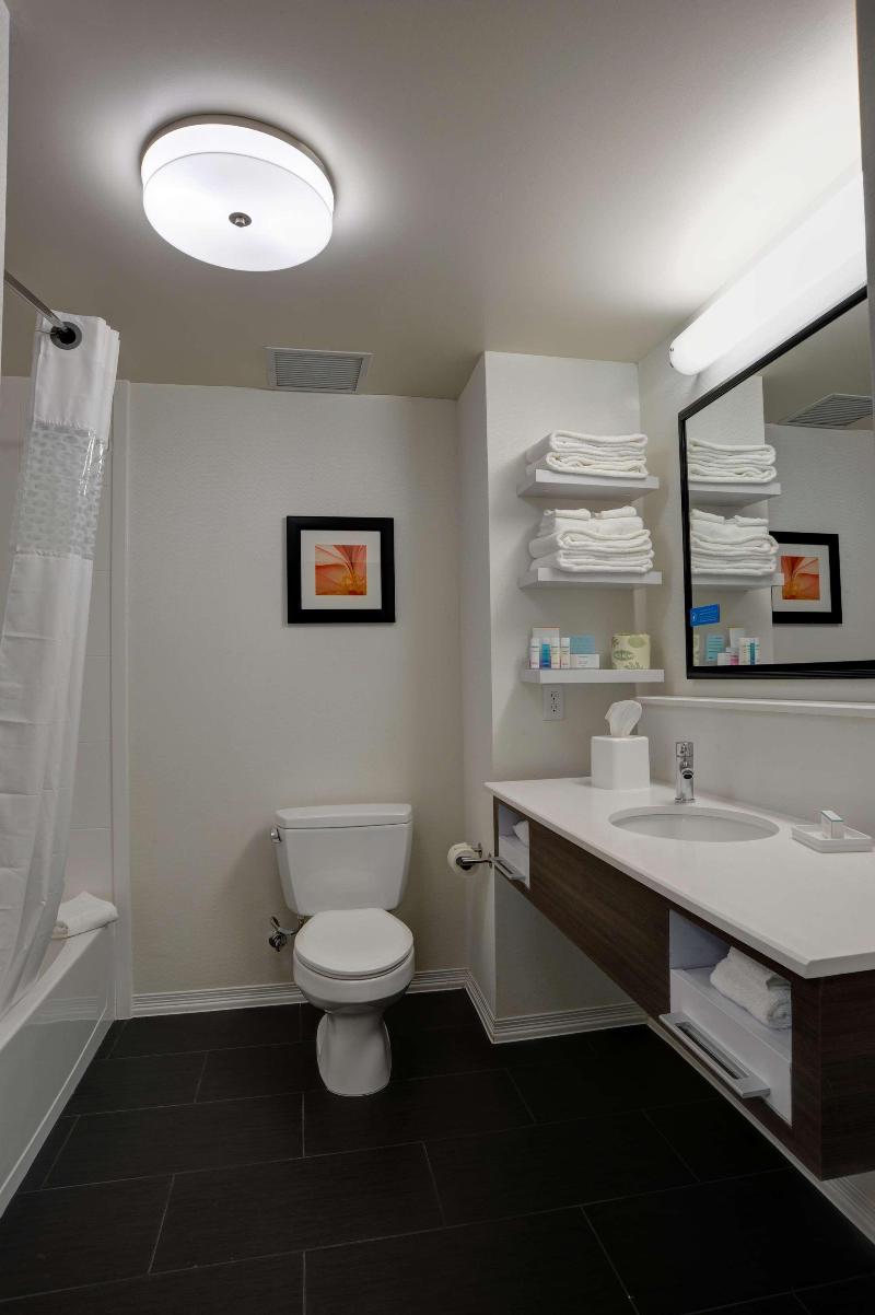 Hampton Inn & Suites Ardmore - photo 19