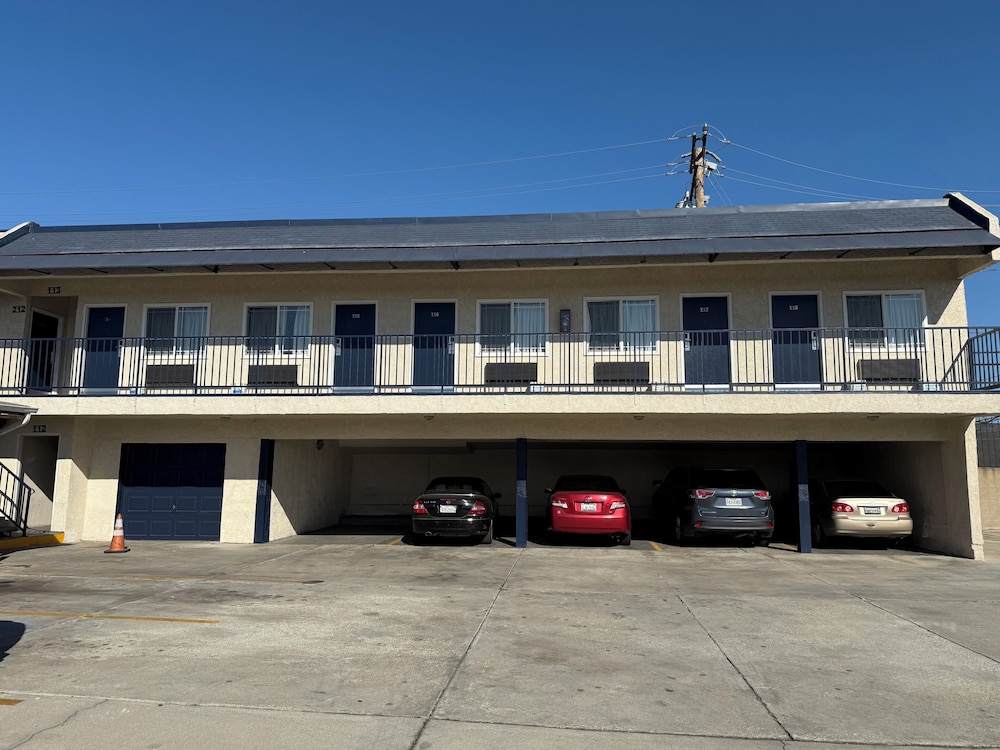 Hiland Motel - photo 26