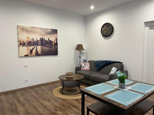 Le Bleuet Spacieux Lumineux Et Parking Facile in Montrejeau, France