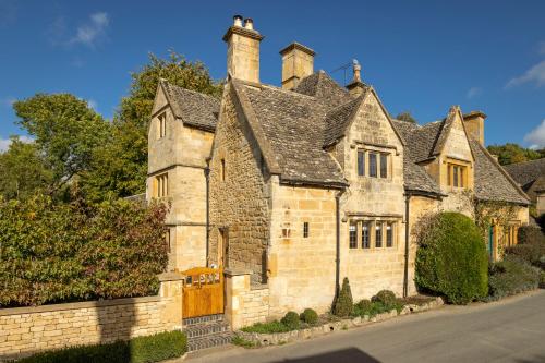 Stone Cottage — 4-Star Luxury Hotel in None, United Kingdom